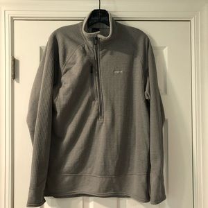 Patagonia Men's R1® Pullover Large Feathered Grey